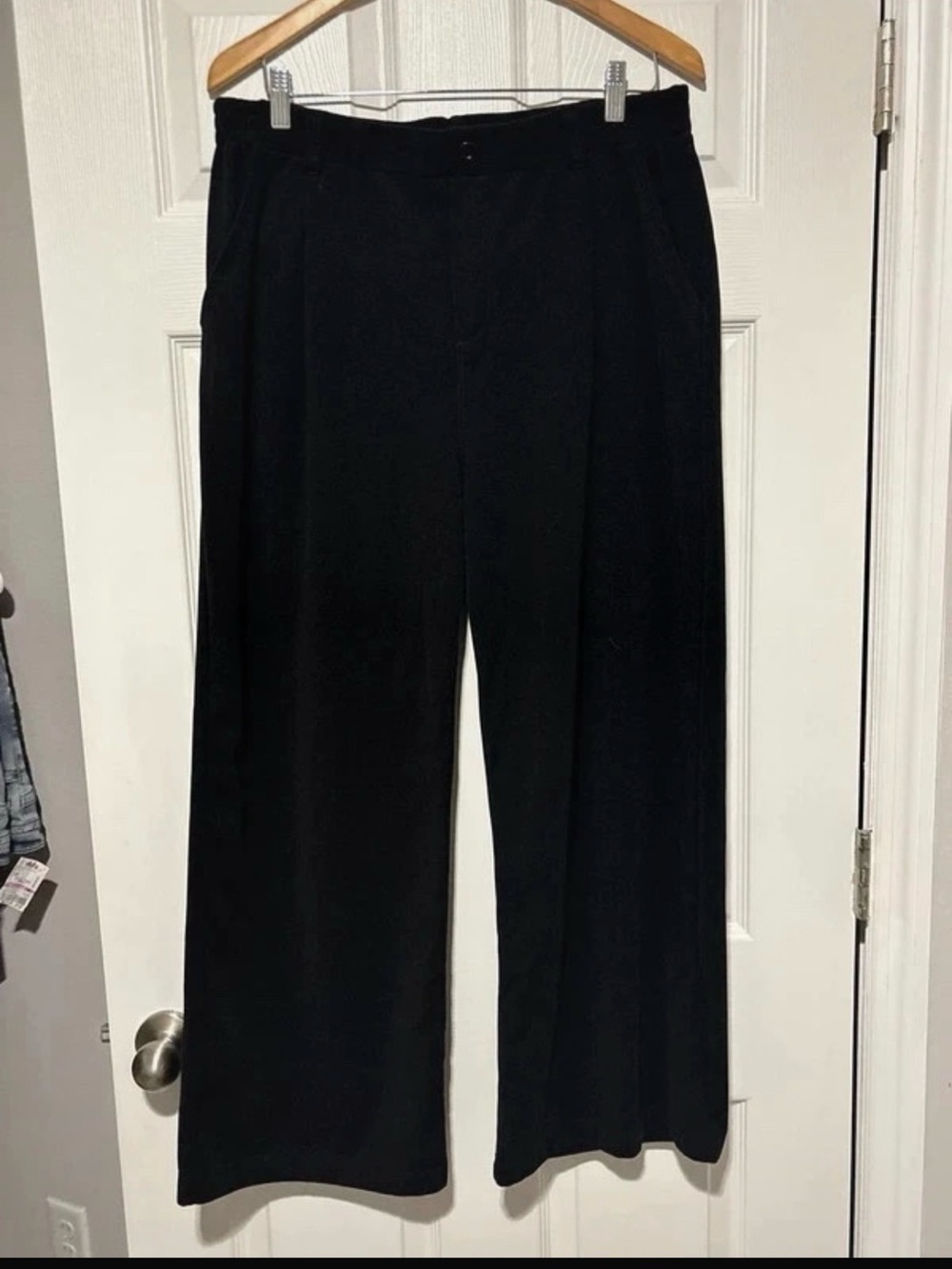 4 total Black Wide-Leg Women's Pants uniform or casual work .